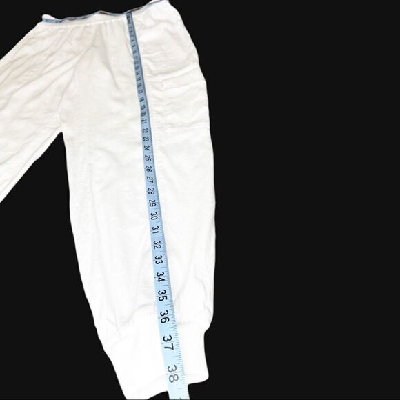 Alice + Olivia Neta Cargo Trouser in White - Picture 5 of 11